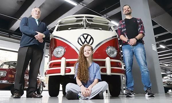 Terceira geração mantém legado vivo da família Flores na fábrica da Volkswagen, em São Bernardo (Foto: André Henriques/DGABC)