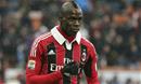 Balotelli se revolta com racismo: "Eu vou sair de campo"