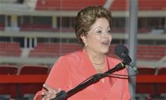 Dilma critica pessimistas e <br>exalta Estádio de Brasília