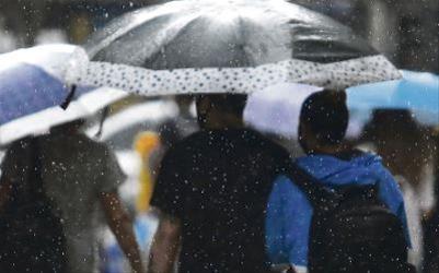 Municípios do Grande ABC registraram volume de chuva acima da média em fevereiro e sofreram com os efeitos dos temporais; em Mauá, uma pessoa morreu após um deslizamento de terra (Foto: Celso Luiz/DGABC) 
