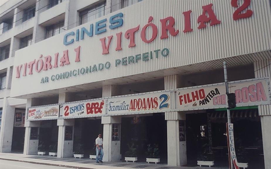 São Caetano também teve grandes movimentações nos anos 50 e 60, como no Cine Vitória; local fechou as portas em 1998 (FOTO: Luciano Vicioni/Década de 80)