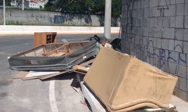Ferro velho onde ocorreu vazamento de ácido em Diadema segue aberto ...