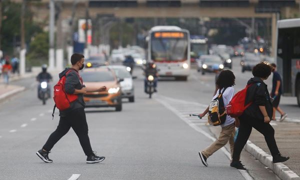 Pedestres e motociclistas seguem sendo maiores vítimas do trãnsito (FOTO: Banco de Dados/DGABC) Diário do Grande ABC - Notícias e informações do Grande ABC: Santo André, São Bernardo, São Caetano, Diadema, Mauá, Ribeirão Pires e Rio Grande da Serra