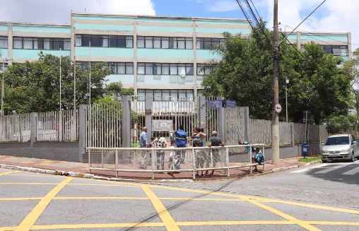  Professores e munícipes alegam que elevadores de escolas municipais não estão funcionando (Foto: André Henriques/DGABC) Diário do Grande ABC - Notícias e informações do Grande ABC: Santo André, São Bernardo, São Caetano, Diadema, Mauá, Ribeirão Pires e Rio Grande da Serra