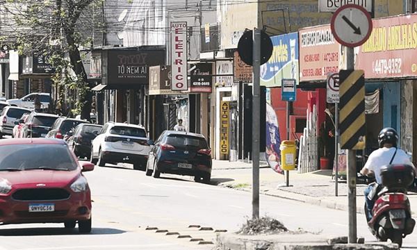 Avenida Itamarati é o corredor comercial com maior número de estabelecimentos; são 359 atividades instaladas de uma ponta a outra da via (FOTO: André Henriques) Diário do Grande ABC - Notícias e informações do Grande ABC: Santo André, São Bernardo, São Caetano, Diadema, Mauá, Ribeirão Pires e Rio Grande da Serra