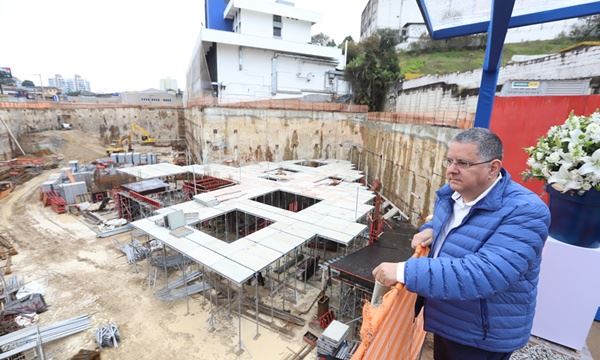 O anúncio foi feito nesta segunda-feira, pelo CEO de Hospitais da Rede D’Or, Rodrigo Gavina, no local (FOTO: André Henriques/DGABC) Diário do Grande ABC - Notícias e informações do Grande ABC: Santo André, São Bernardo, São Caetano, Diadema, Mauá, Ribeirão Pires e Rio Grande da Serra