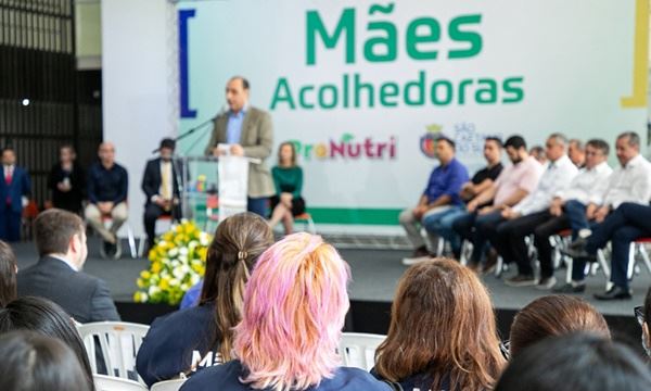 Mães vão ajudar na alimentação dos alunos nas escolas (FOTO: Letícia Teixeira/PMSCS) Diário do Grande ABC - Notícias e informações do Grande ABC: Santo André, São Bernardo, São Caetano, Diadema, Mauá, Ribeirão Pires e Rio Grande da Serra