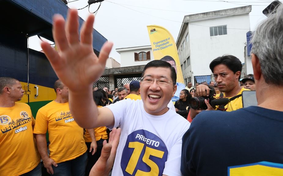 Taka é novo prefeito de Diadema após vencer Filippi (FOTO: Celso Luiz/DGABC) Diário do Grande ABC - Notícias e informações do Grande ABC: Santo André, São Bernardo, São Caetano, Diadema, Mauá, Ribeirão Pires e Rio Grande da Serra