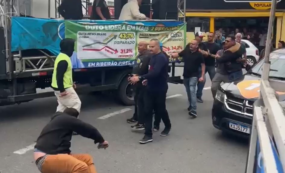 Em vídeo, é possívem ver momento da confusão entre campanhas (FOTO: Reprodução) Diário do Grande ABC - Notícias e informações do Grande ABC: Santo André, São Bernardo, São Caetano, Diadema, Mauá, Ribeirão Pires e Rio Grande da Serra