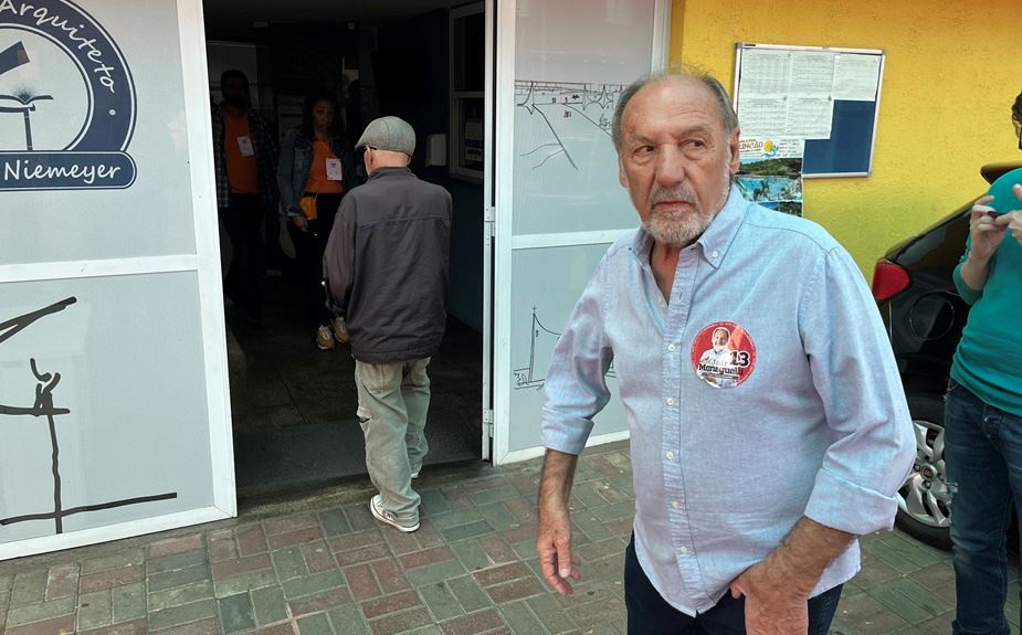 Jair Meneguelli foi primeiro a votar hoje (FOTO: Renan Soares) Diário do Grande ABC - Notícias e informações do Grande ABC: Santo André, São Bernardo, São Caetano, Diadema, Mauá, Ribeirão Pires e Rio Grande da Serra