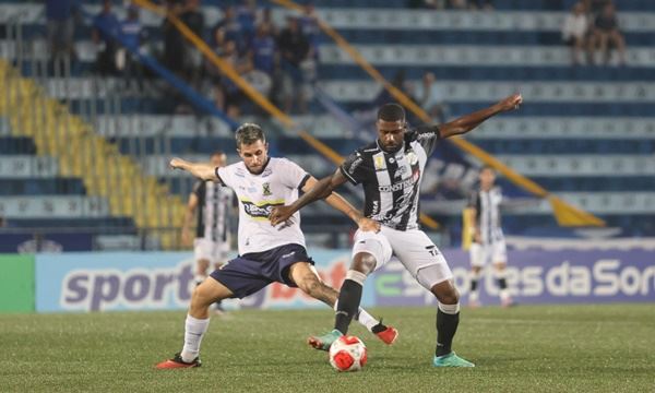 Equipes buscara gol a todo momento (FOTO: Celso Luiz/DGABC) Diário do Grande ABC - Notícias e informações do Grande ABC: Santo André, São Bernardo, São Caetano, Diadema, Mauá, Ribeirão Pires e Rio Grande da Serra