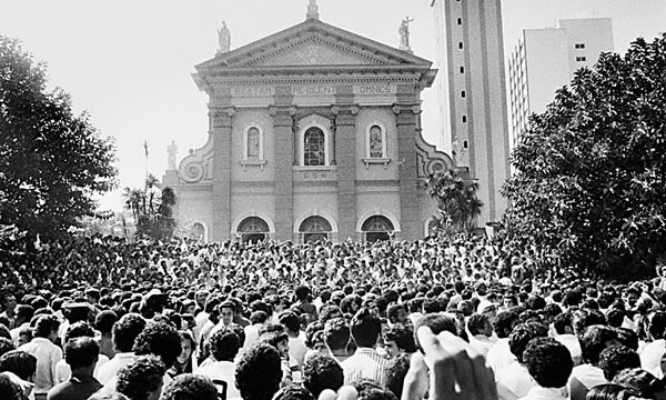 Reuniões na Matriz de São Bernardo foram marcos da resistência (Foto: Arquivo/DGABC) Diário do Grande ABC - Notícias e informações do Grande ABC: Santo André, São Bernardo, São Caetano, Diadema, Mauá, Ribeirão Pires e Rio Grande da Serra