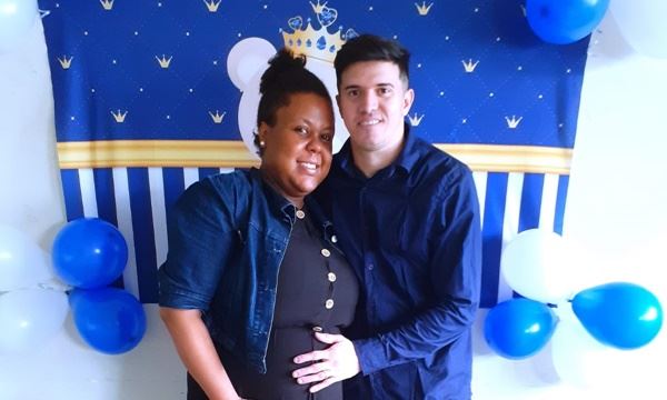 Adriano e Giovanna em 9 de março (FOTO: Arquivo Pessoal) Diário do Grande ABC - Notícias e informações do Grande ABC: Santo André, São Bernardo, São Caetano, Diadema, Mauá, Ribeirão Pires e Rio Grande da Serra