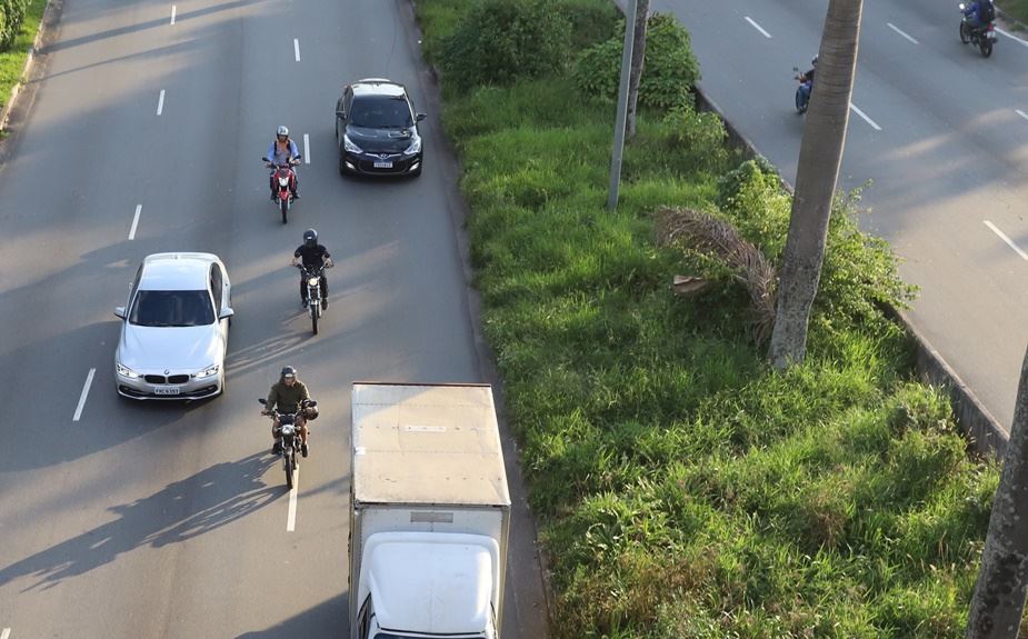 Prestes Maia terá Faixa Azul para motociclistas em Santo André (FOTO: Claudinei Plaza/DGABC) Diário do Grande ABC - Notícias e informações do Grande ABC: Santo André, São Bernardo, São Caetano, Diadema, Mauá, Ribeirão Pires e Rio Grande da Serra
