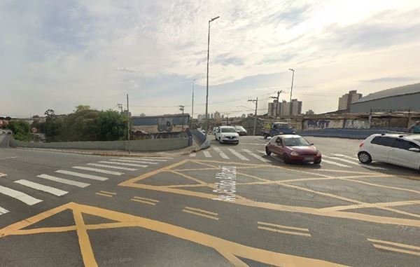 Google Street View - Neste cruzamento ocorreu o acidente Diário do Grande ABC - Notícias e informações do Grande ABC: Santo André, São Bernardo, São Caetano, Diadema, Mauá, Ribeirão Pires e Rio Grande da Serra