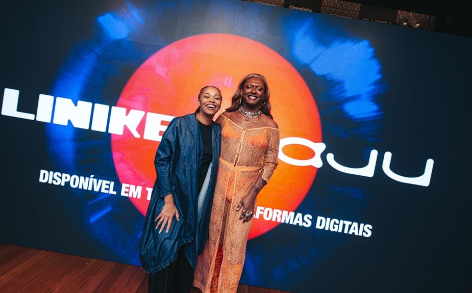 Jornalista Didi Couto e Liniker em evento de lançamento (FOTO: Ian Rassari) Diário do Grande ABC - Notícias e informações do Grande ABC: Santo André, São Bernardo, São Caetano, Diadema, Mauá, Ribeirão Pires e Rio Grande da Serra