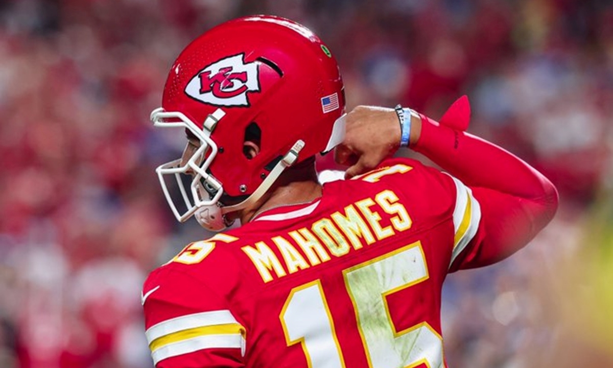 Mahomes e os Chiefs enfrentam os Raiders (FOTO: Reprodução/X/Kansas City Chiefs) Diário do Grande ABC - Notícias e informações do Grande ABC: Santo André, São Bernardo, São Caetano, Diadema, Mauá, Ribeirão Pires e Rio Grande da Serra
