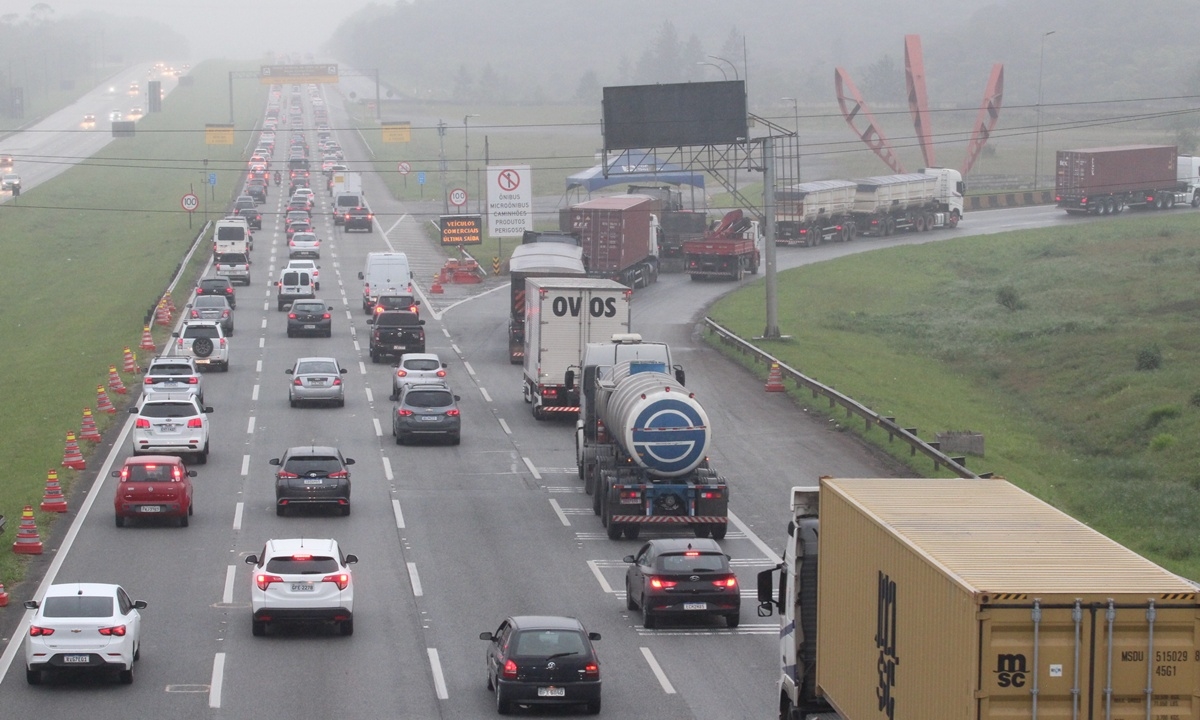 CAminhões serão beneficiados com a nova pista (FOTO: Banco de Dados) Diário do Grande ABC - Notícias e informações do Grande ABC: Santo André, São Bernardo, São Caetano, Diadema, Mauá, Ribeirão Pires e Rio Grande da Serra