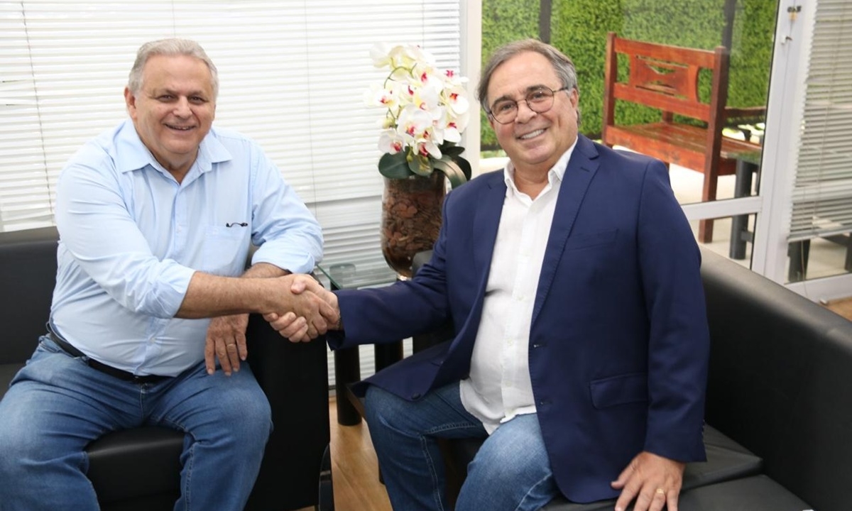 Doutor Seraphim (esq.) se reuniu com o advogado e ex-vereador Éder Xavier (FOTO: Divulgação) Diário do Grande ABC - Notícias e informações do Grande ABC: Santo André, São Bernardo, São Caetano, Diadema, Mauá, Ribeirão Pires e Rio Grande da Serra