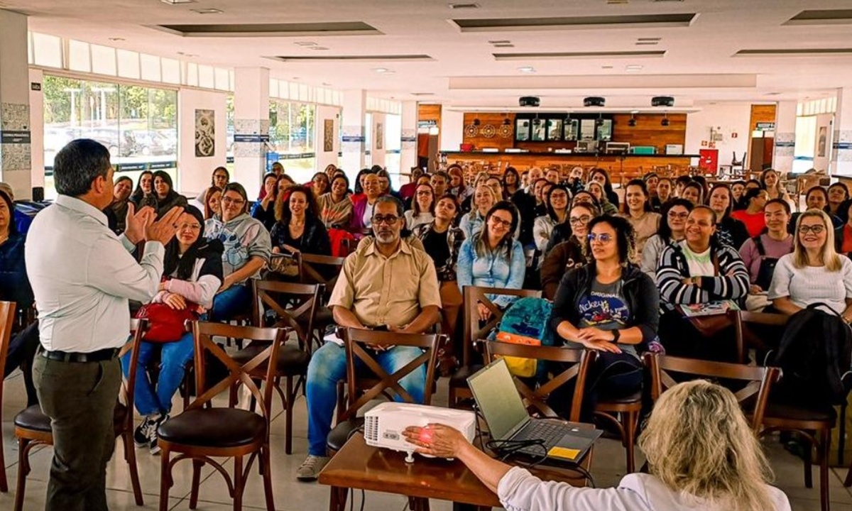 Professores se reuniram na última semana (FOTO: Divulgação) Diário do Grande ABC - Notícias e informações do Grande ABC: Santo André, São Bernardo, São Caetano, Diadema, Mauá, Ribeirão Pires e Rio Grande da Serra
