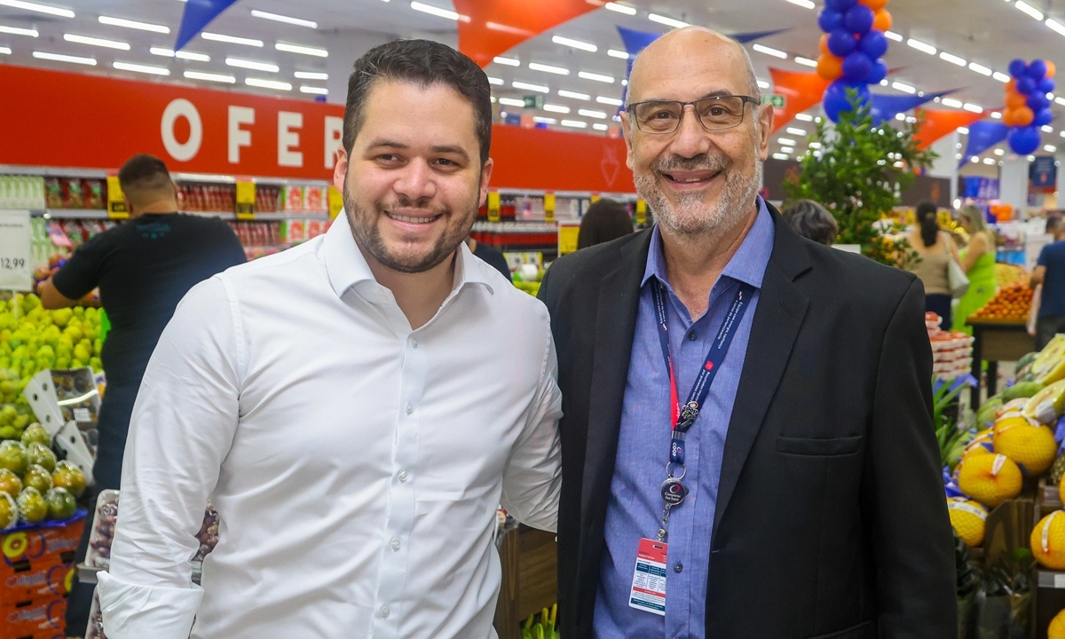 Prefeito de Santo André, Gilvan, e representante da Coop (FOTO: Divulgação) Diário do Grande ABC - Notícias e informações do Grande ABC: Santo André, São Bernardo, São Caetano, Diadema, Mauá, Ribeirão Pires e Rio Grande da Serra