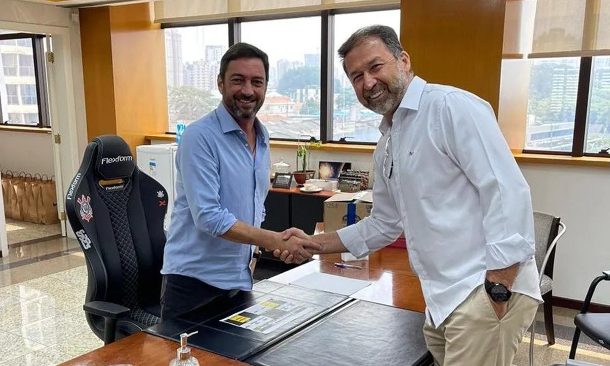 Ex-presidentes do clube, Duílio Monteiro Alves e Augusto Melo (FOTO: Divulgação) Diário do Grande ABC - Notícias e informações do Grande ABC: Santo André, São Bernardo, São Caetano, Diadema, Mauá, Ribeirão Pires e Rio Grande da Serra