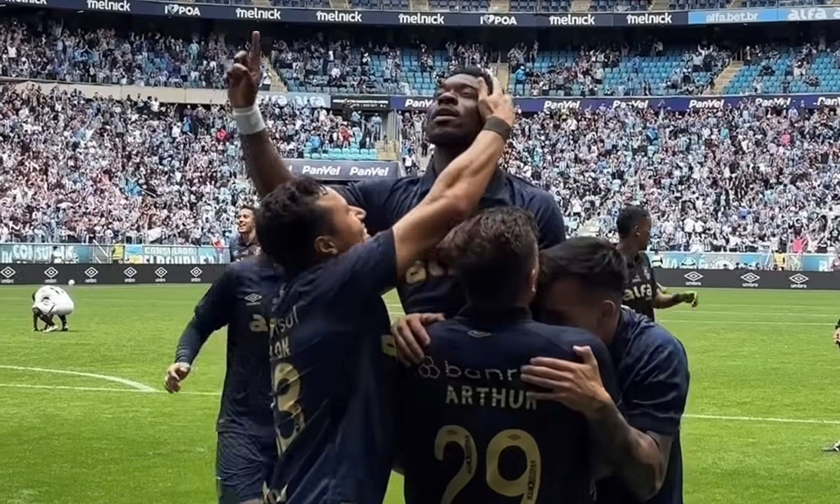 O atacante Amuzu fez um dos gols da partida FOTO: Reprodução/Grêmio Diário do Grande ABC - Notícias e informações do Grande ABC: Santo André, São Bernardo, São Caetano, Diadema, Mauá, Ribeirão Pires e Rio Grande da Serra