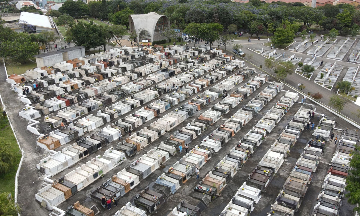 Cemitério Curuça, em Santo André, é um dos destinos FOTO: Celso Luiz/Banco de Dados Diário do Grande ABC - Notícias e informações do Grande ABC: Santo André, São Bernardo, São Caetano, Diadema, Mauá, Ribeirão Pires e Rio Grande da Serra