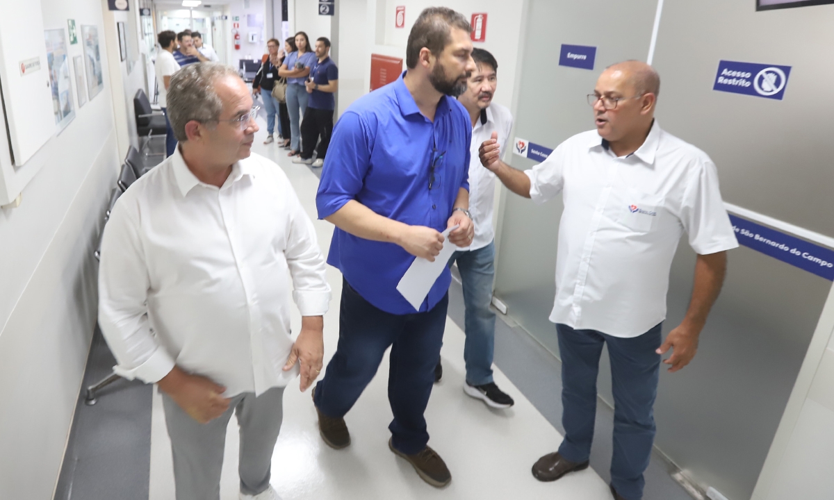 Zacarias e Aroaldo conheceram as instalações do complexo em visita guiada por Pádua (FOTO: Denis Maciel/DGABC) Diário do Grande ABC - Notícias e informações do Grande ABC: Santo André, São Bernardo, São Caetano, Diadema, Mauá, Ribeirão Pires e Rio Grande da Serra