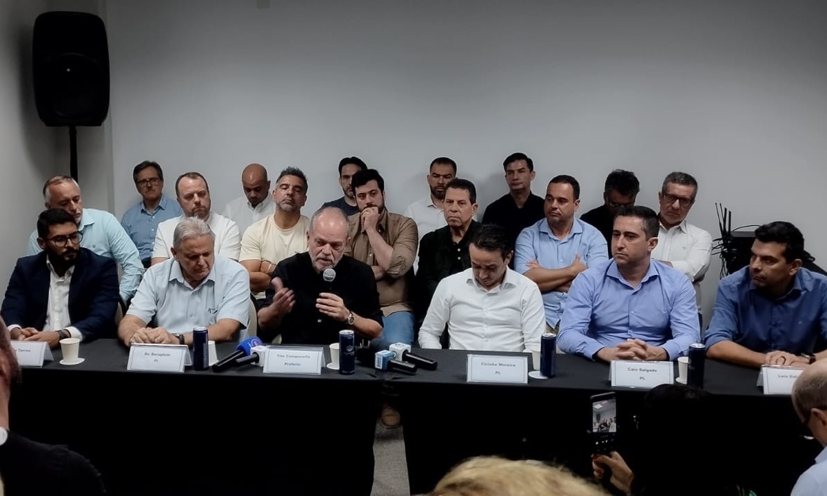 Tite em pronunciamento nesta quarta-feira (8) (FOTO: Celso Luiz) Diário do Grande ABC - Notícias e informações do Grande ABC: Santo André, São Bernardo, São Caetano, Diadema, Mauá, Ribeirão Pires e Rio Grande da Serra