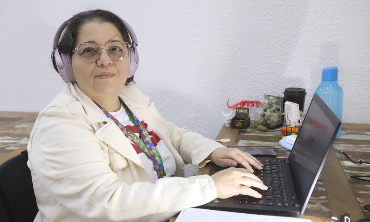 Débora conquistou independência financeira. FOTO: André Henriques/DGABC Diário do Grande ABC - Notícias e informações do Grande ABC: Santo André, São Bernardo, São Caetano, Diadema, Mauá, Ribeirão Pires e Rio Grande da Serra