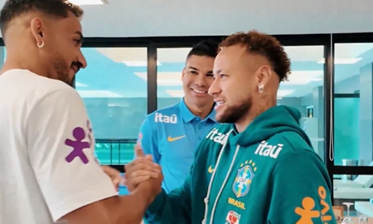Neymar na chegada para a concentração (FOTO: Reprodução) Diário do Grande ABC - Notícias e informações do Grande ABC: Santo André, São Bernardo, São Caetano, Diadema, Mauá, Ribeirão Pires e Rio Grande da Serra