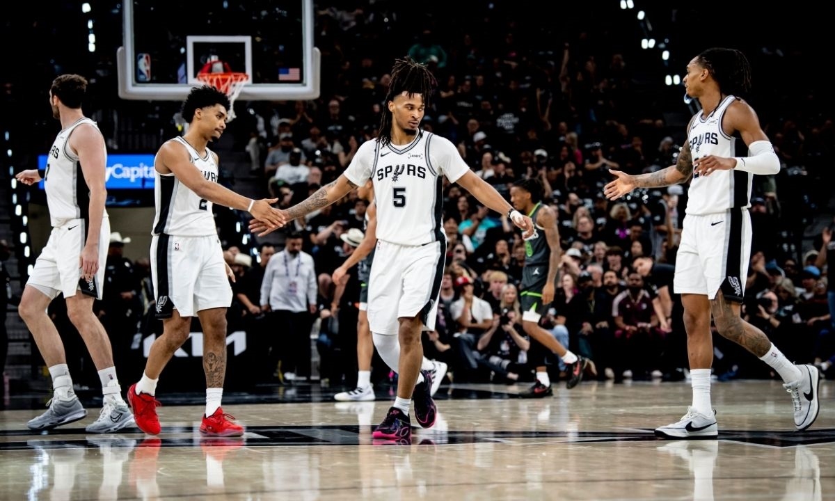 FOTO: Reprodução/X/San Antonio Spurs Diário do Grande ABC - Notícias e informações do Grande ABC: Santo André, São Bernardo, São Caetano, Diadema, Mauá, Ribeirão Pires e Rio Grande da Serra