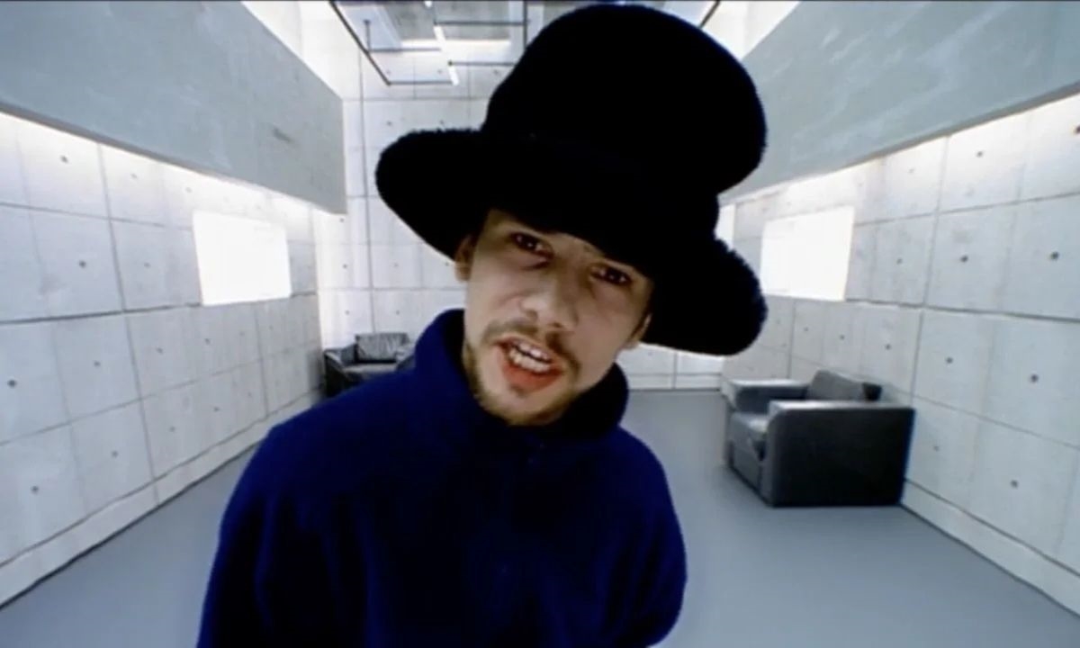 O famoso clipe de ''Virtual Insanity'' (FOTO: Reprodução/YouTube) Diário do Grande ABC - Notícias e informações do Grande ABC: Santo André, São Bernardo, São Caetano, Diadema, Mauá, Ribeirão Pires e Rio Grande da Serra