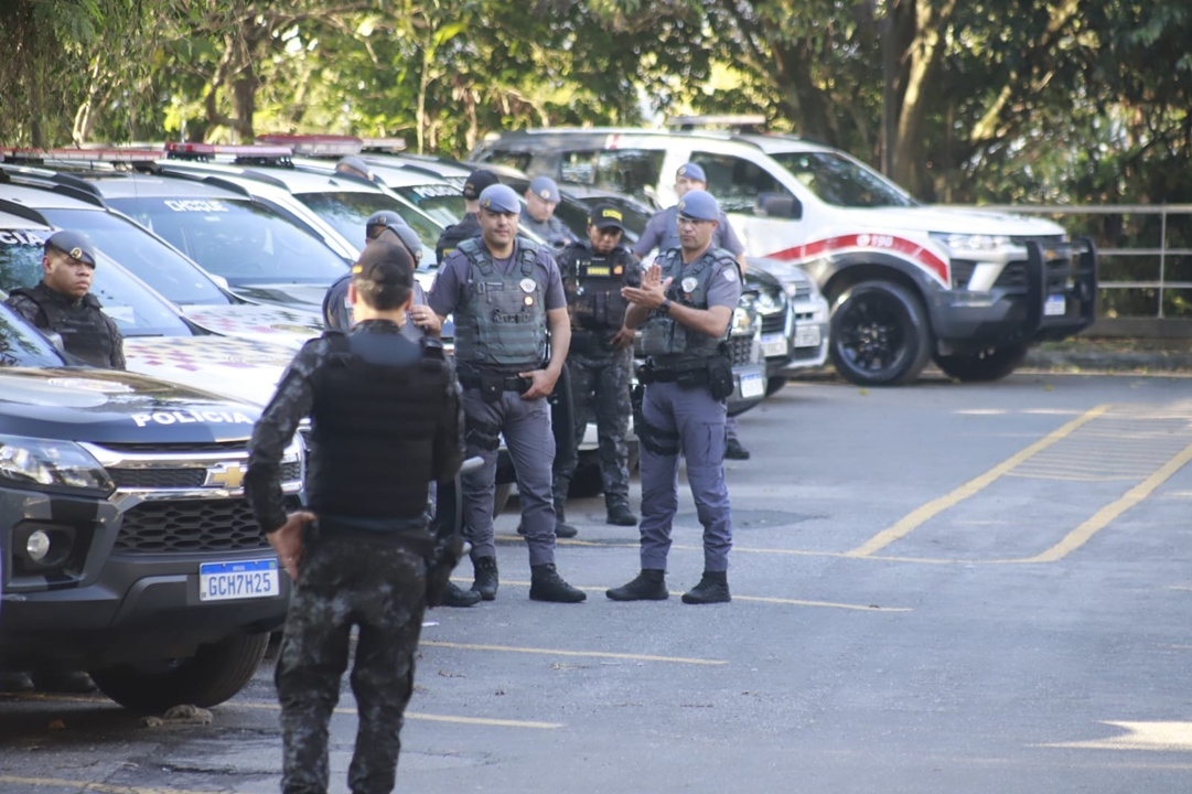 FOTO: Claudinei Plaza/DGABC - Policiais realizam vigília no Hospital Estadual Mário Covas Diário do Grande ABC - Notícias e informações do Grande ABC: Santo André, São Bernardo, São Caetano, Diadema, Mauá, Ribeirão Pires e Rio Grande da Serra