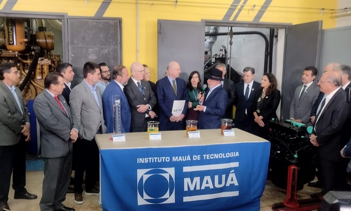 Lula, de chapéu preto, em evento no Instituo Mauá (FOTO Diário do Grande ABC - Notícias e informações do Grande ABC: Santo André, São Bernardo, São Caetano, Diadema, Mauá, Ribeirão Pires e Rio Grande da Serra