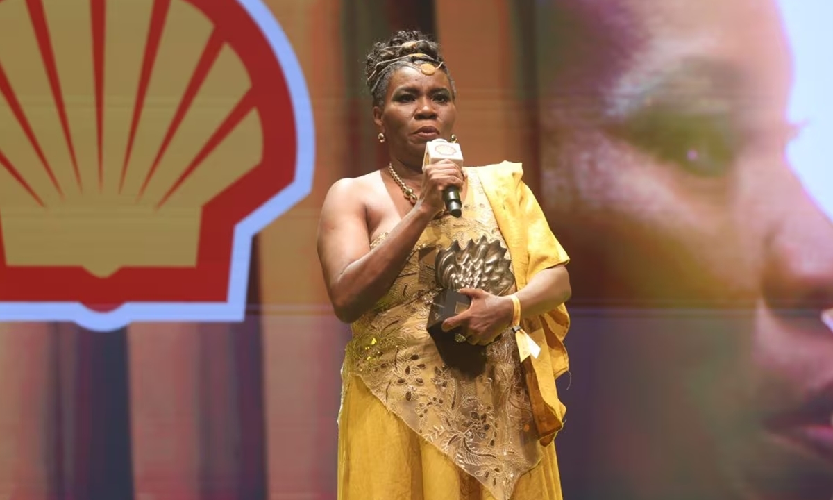 FOTO: Sirlea Aleixo, vencedora na categoria Atriz pelo Júri do São Paulo por ''Furacão''. Diário do Grande ABC - Notícias e informações do Grande ABC: Santo André, São Bernardo, São Caetano, Diadema, Mauá, Ribeirão Pires e Rio Grande da Serra